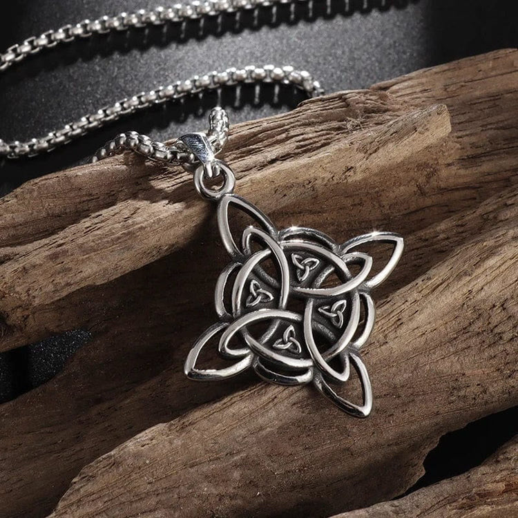 WorldNorse Classic Celtic Trinity Knot Interconnect Necklace