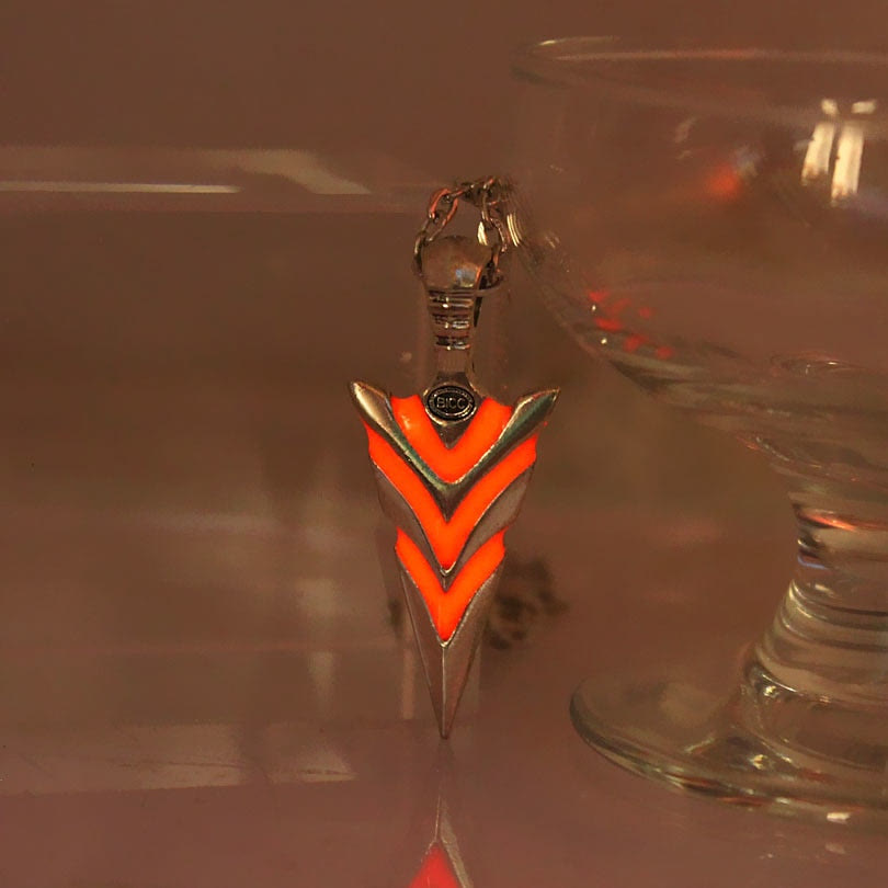 WorldNorse Glow In The Dark Arrowhead Necklace