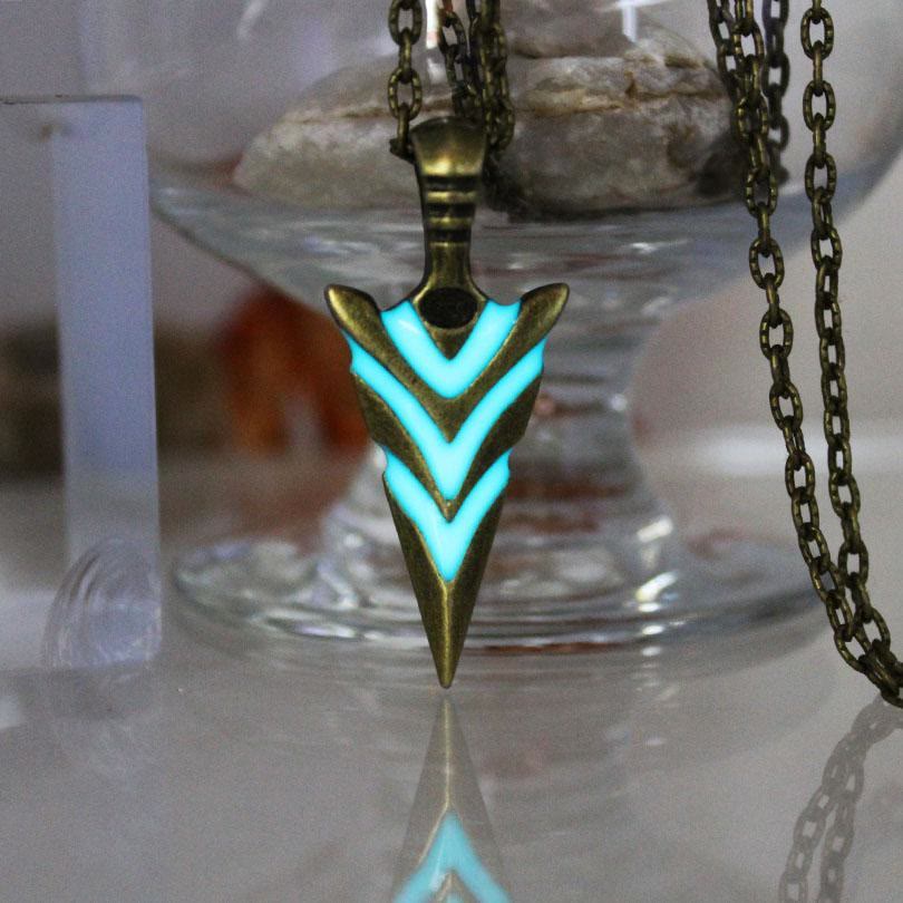 WorldNorse Glow In The Dark Arrowhead Necklace