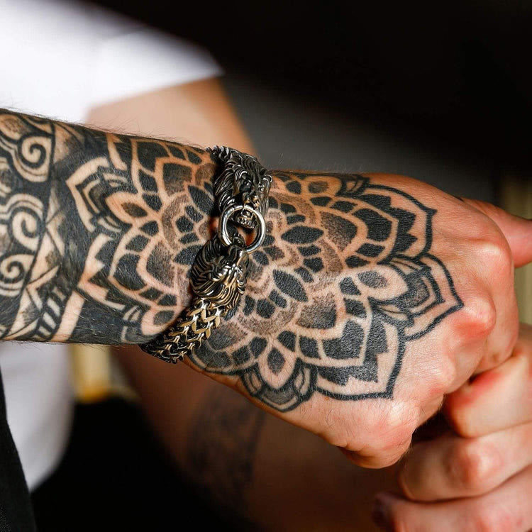 WorldNorse Double Lion Head Viking Bracelet