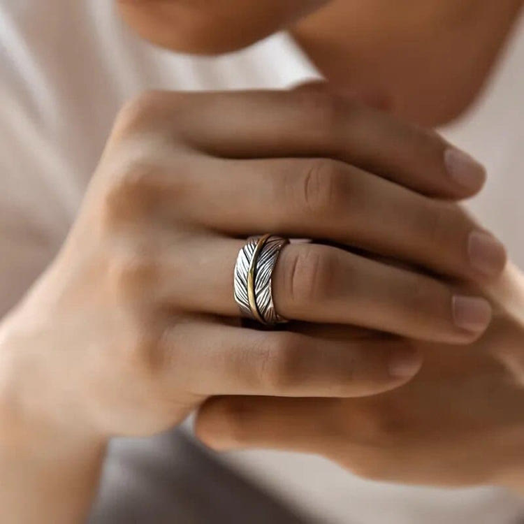 WorldNorse The Wings Of Raven Feather Ring