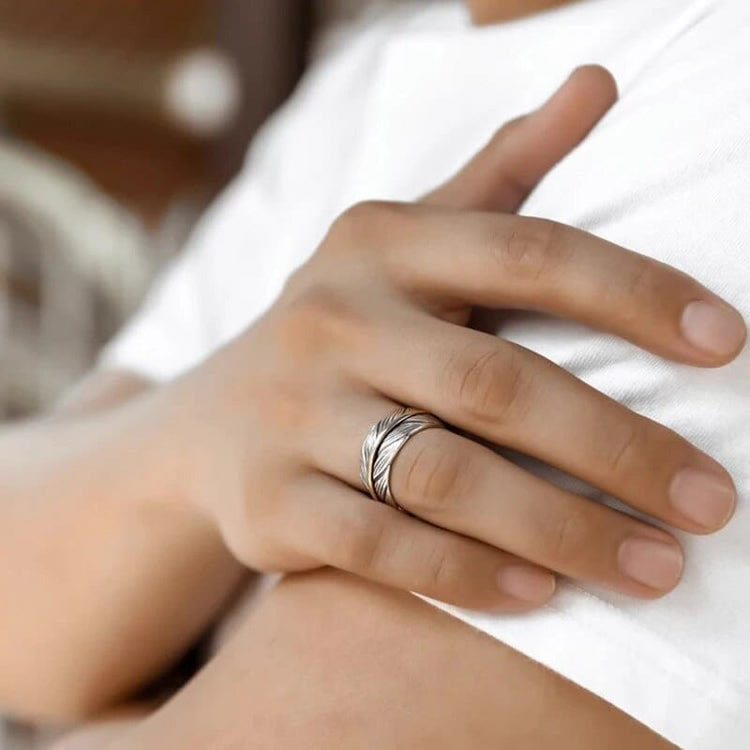 WorldNorse The Wings Of Raven Feather Ring