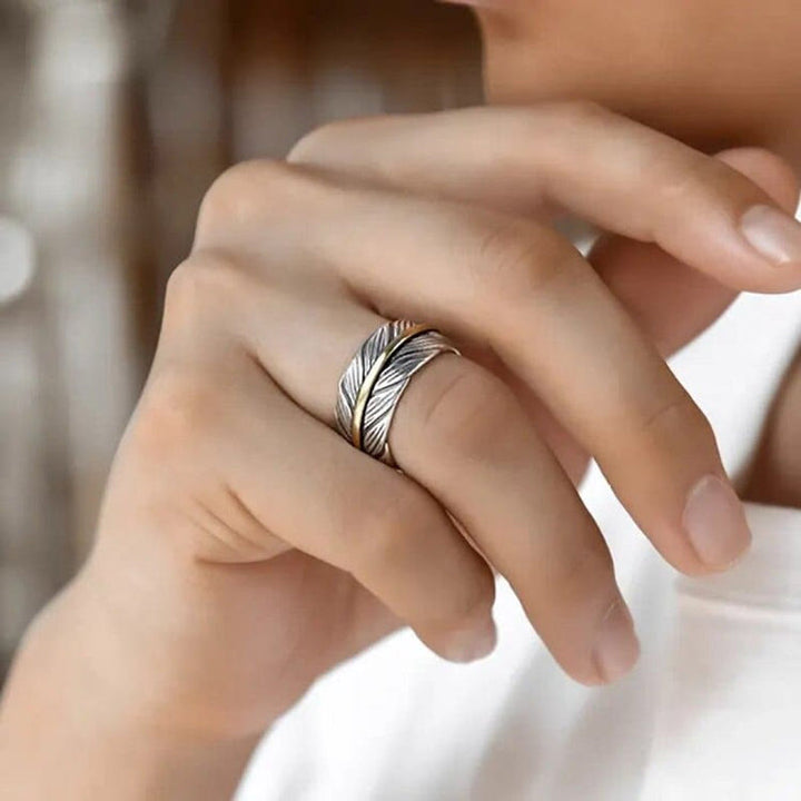 WorldNorse The Wings Of Raven Feather Ring