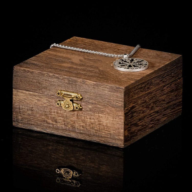 WorldNorse Classic Vegvisir Compass Viking Necklace