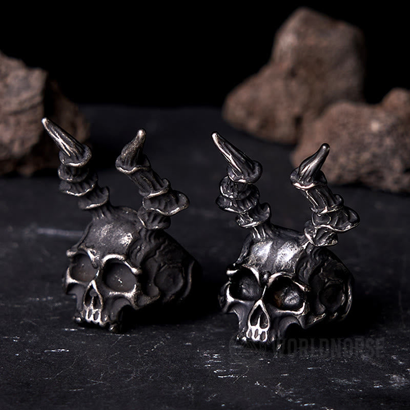 WorldNorse Skull Evil Long Horn Ring