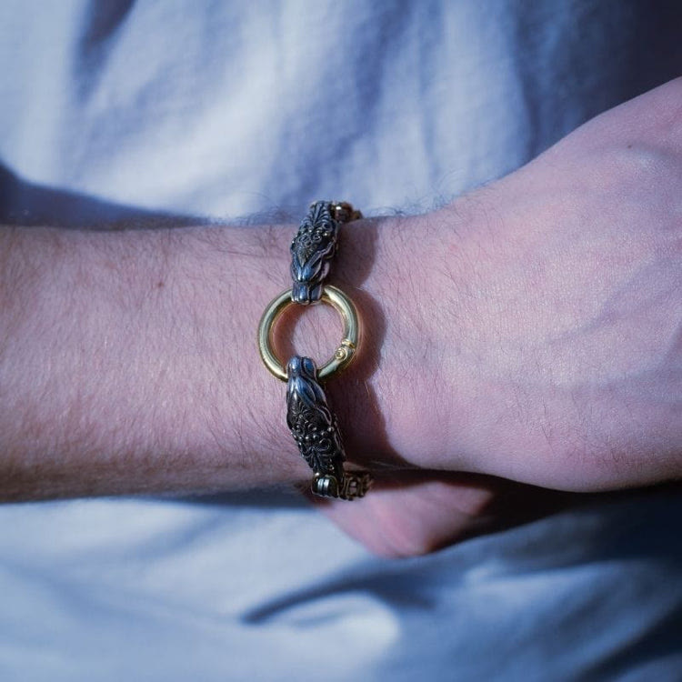 WorldNorse Men's Double Wolf Head Animal Bracelet
