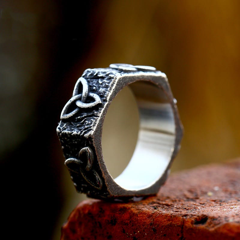 WorldNorse Triquetra Infinity Trinity Knot Signet Ring - AU Size Z (US 13) - image 0