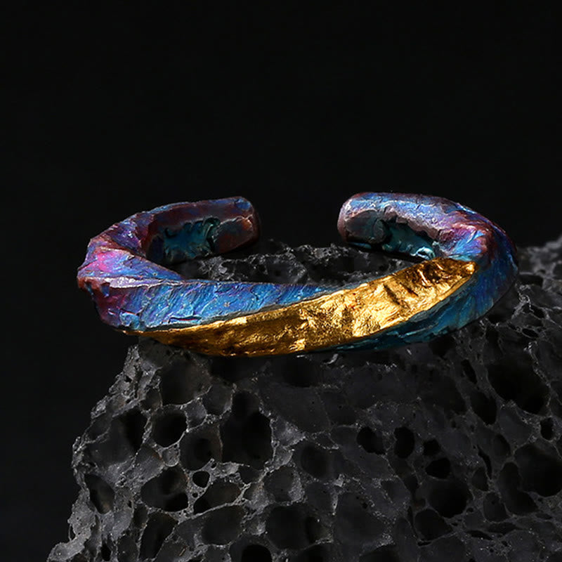 WorldNorse Nordic Essence Hammered Mobius Ring