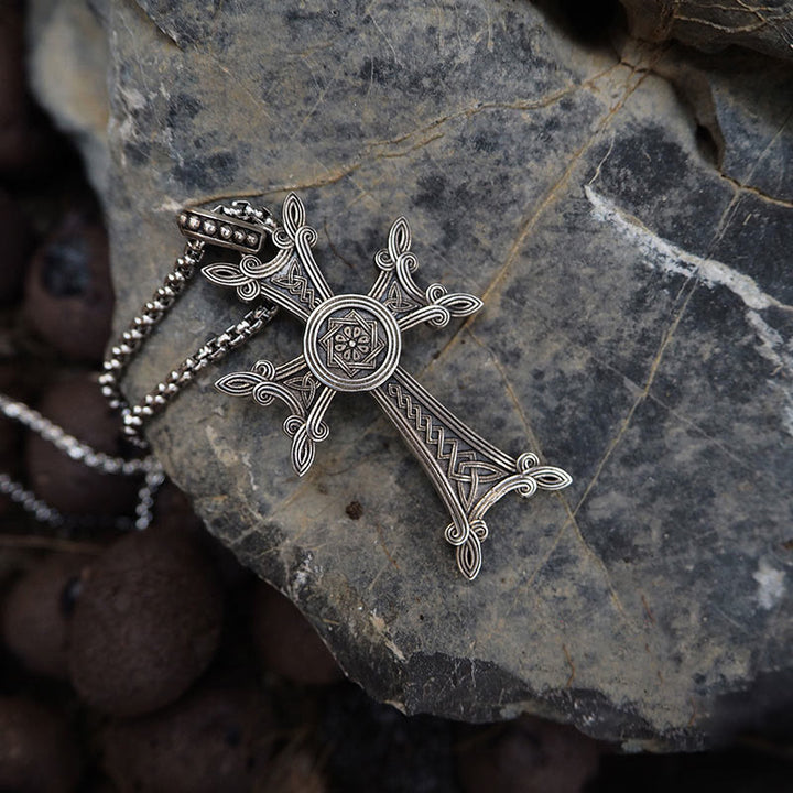 WorldNorse 925 Sterling Silver Triquetra Cross Necklace