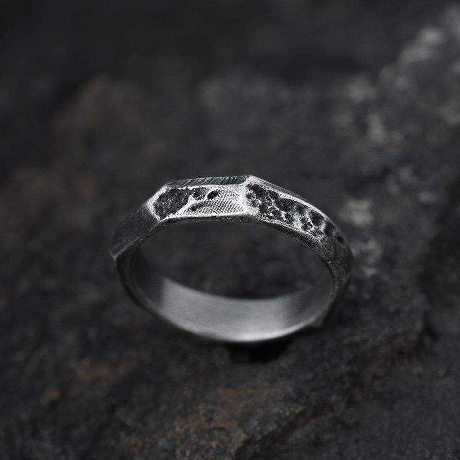 WorldNorse Handcrafted 999 Silver Vintage Geometric Hammered Ring - AU Size V1/2 (US 11) - NO THANKS - image 0
